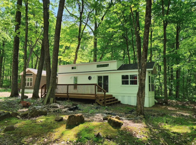 Lincolnwood Resort - The Swan Tiny House
